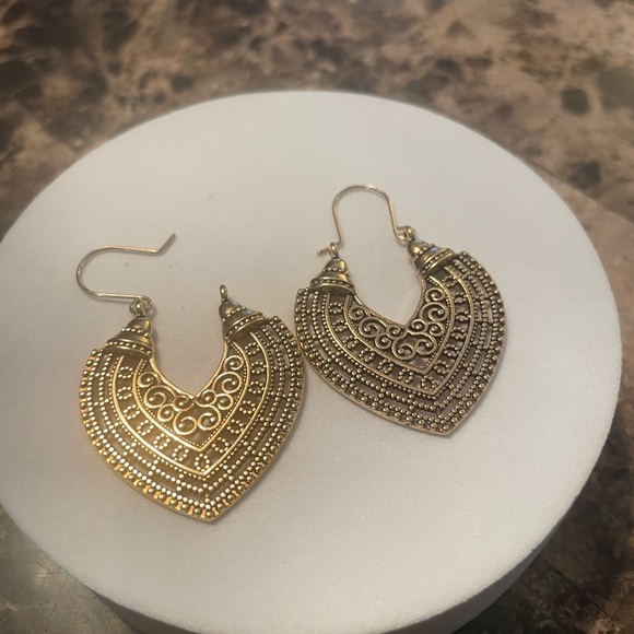 Elegant Gold Dangle Earrings - Picture 9 of 10